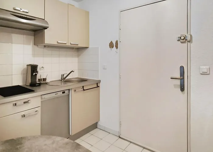 Pomme De Pin - Piscine, Tennis Et Parking