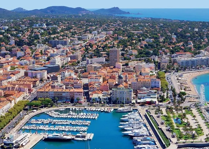 Pomme De Pin - Piscine, Tennis Et Parking Lägenhet Saint-Raphaël